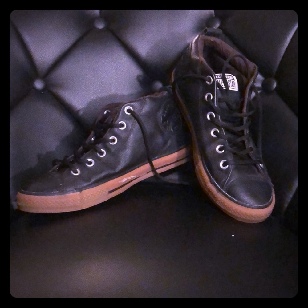 Black leather converse